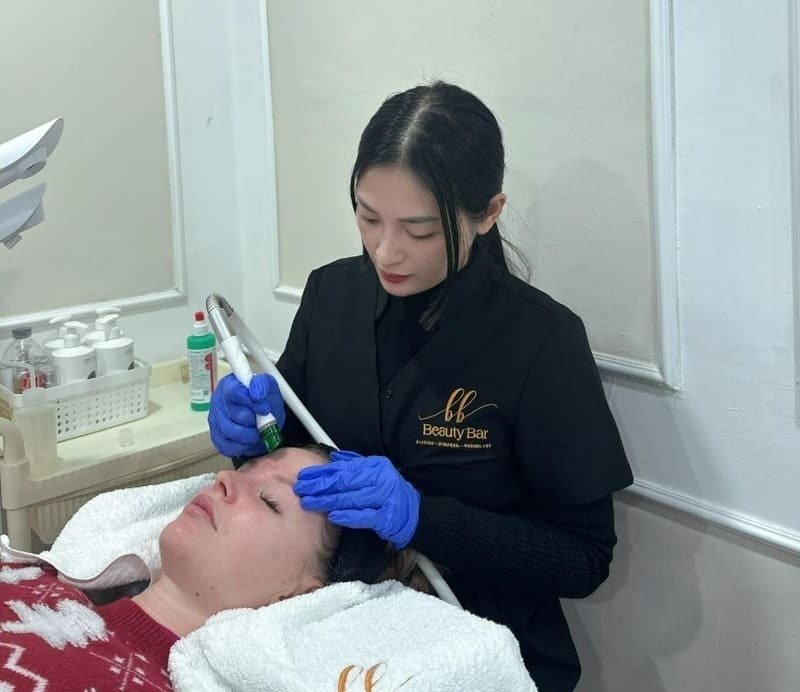 standardverfahren-der-wimpernverlängerung-im-salon-4